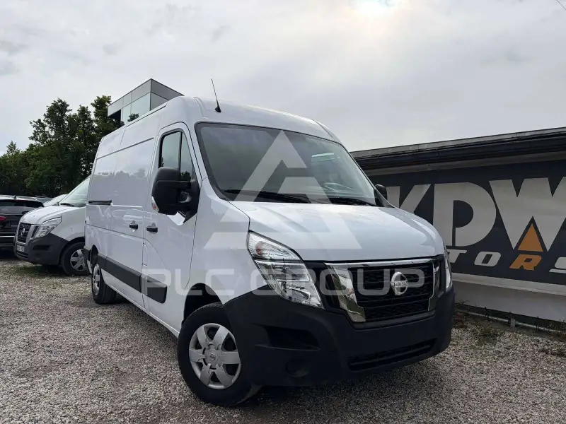 2023 Nissan Interstar