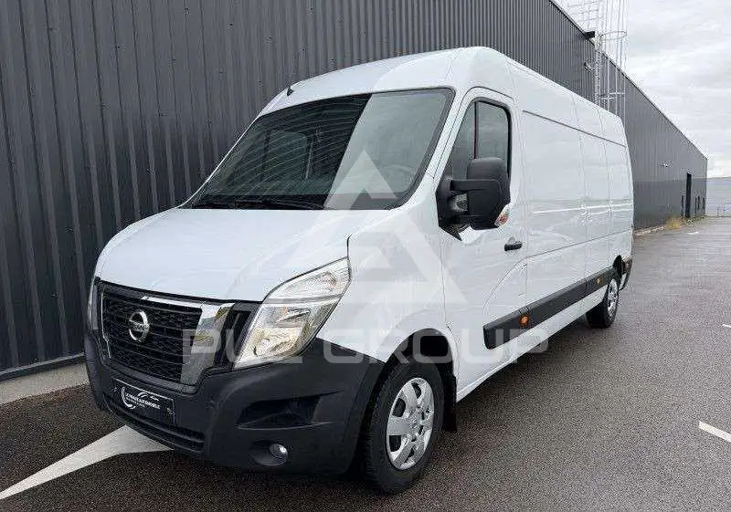 2023 Nissan Interstar