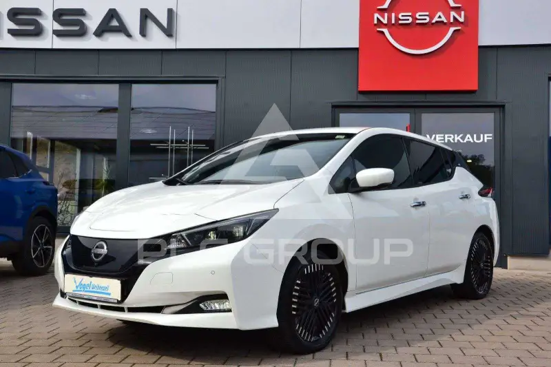 2023 Nissan LEAF