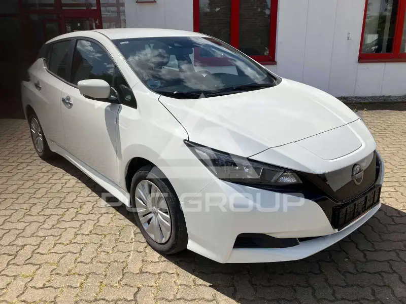 2023 Nissan LEAF