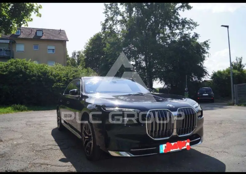 2023 BMW 740