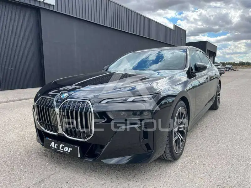 2023 BMW 740