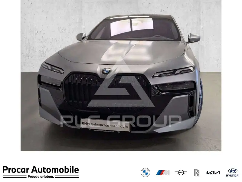 2023 BMW 740