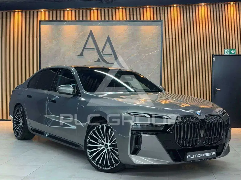 2023 BMW 740