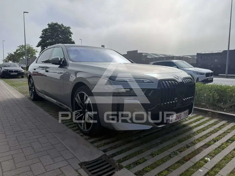2023 BMW 740