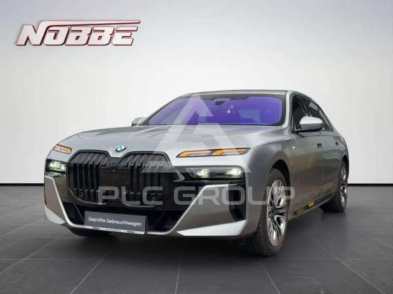 2023 BMW 740