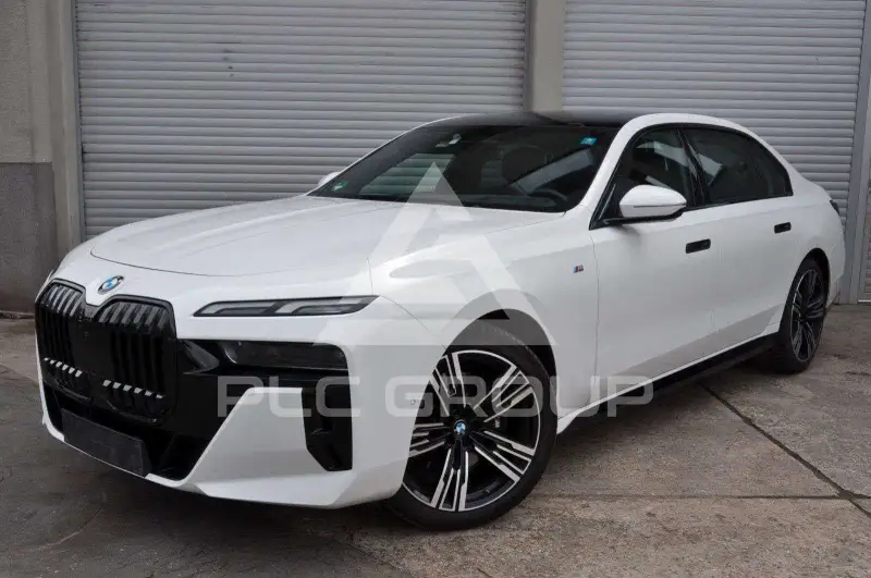 2023 BMW 740