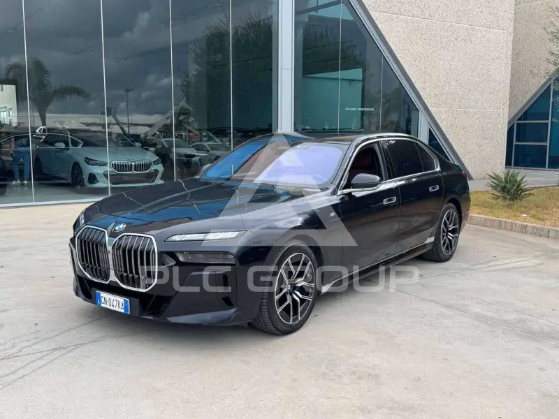 2023 BMW 740