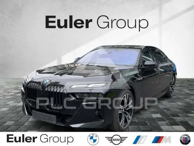 2023 BMW 740