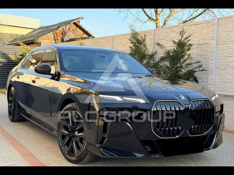 2023 BMW 740