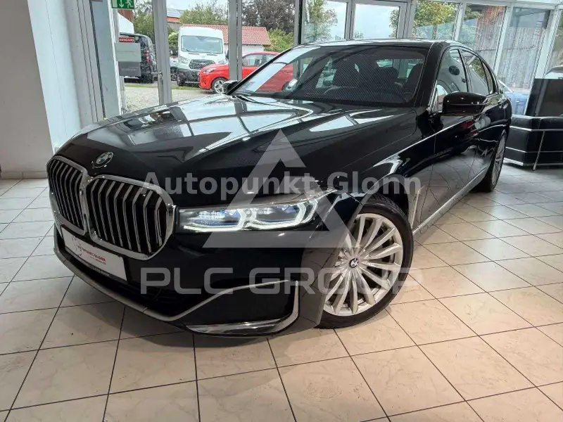 2023 BMW 740