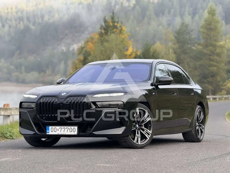 2023 BMW 740