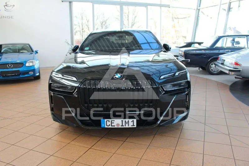 2023 BMW 740