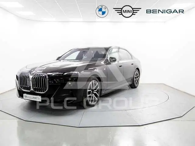 2023 BMW 740