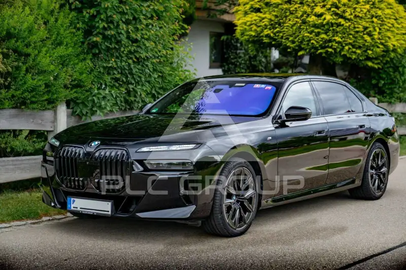 2023 BMW 740
