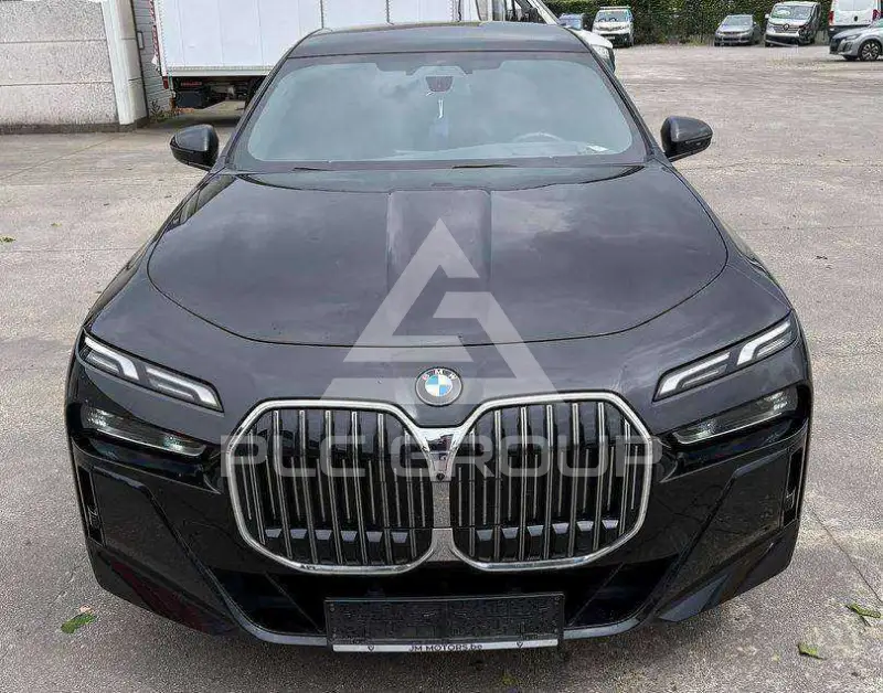 2023 BMW 740