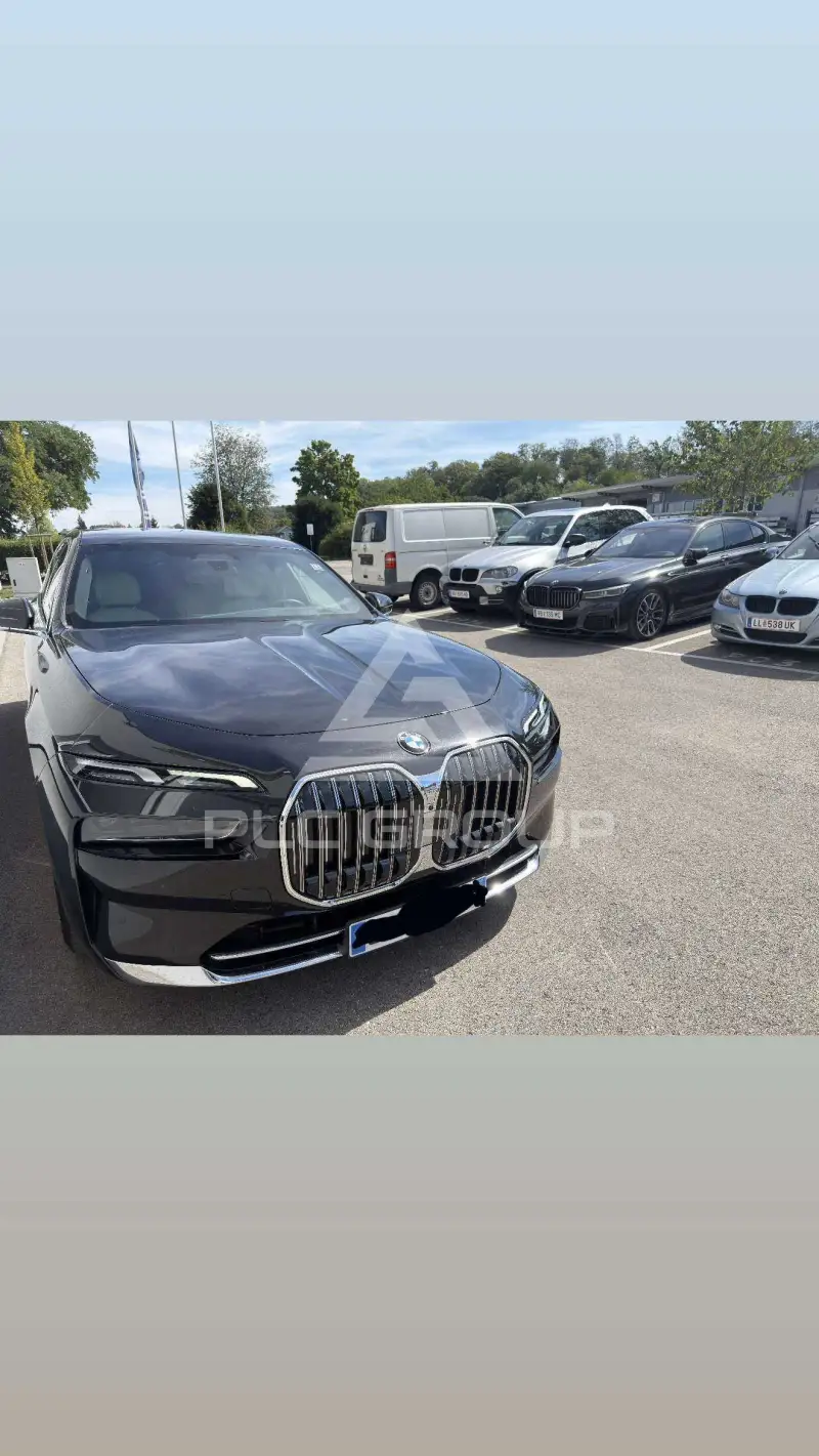 2023 BMW 740