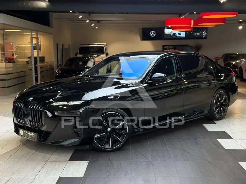 2023 BMW 750