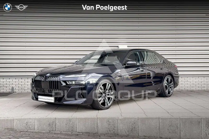 2023 BMW 750