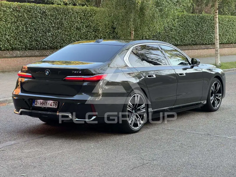 2023 BMW 750