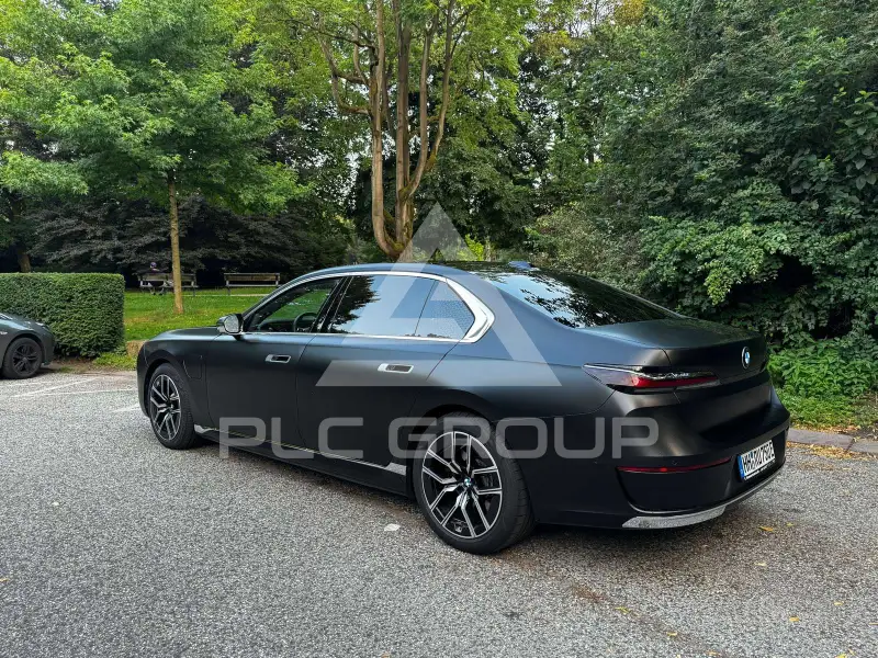 2023 BMW 750