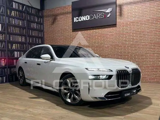2023 BMW 750