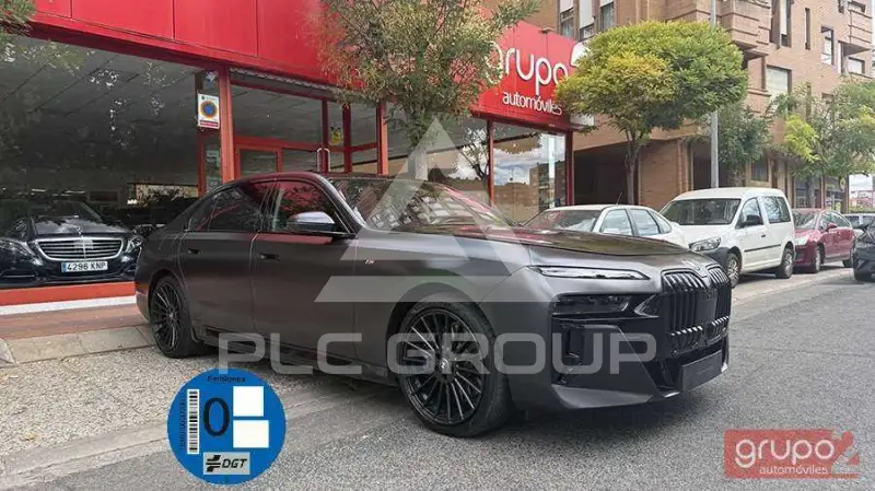 2023 BMW 750