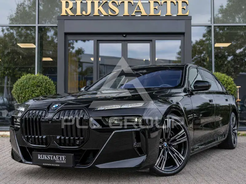 2023 BMW 750