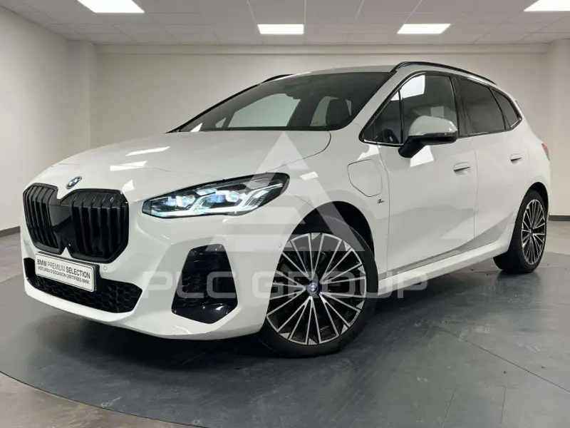 2023 BMW 230
