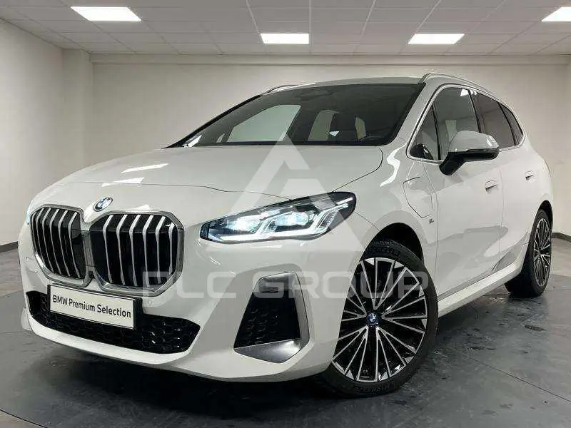 2023 BMW 230