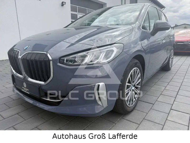 2023 BMW 230