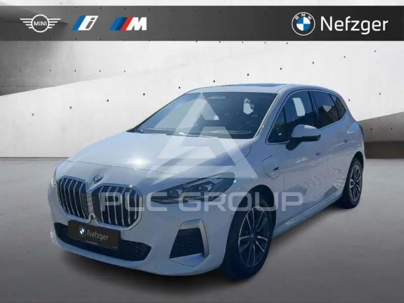 2023 BMW 230