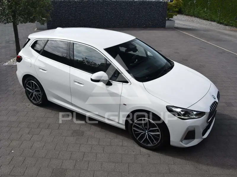 2023 BMW 230