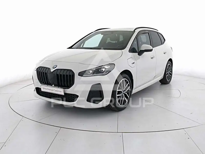 2023 BMW 230