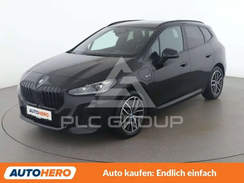 2023 BMW 230