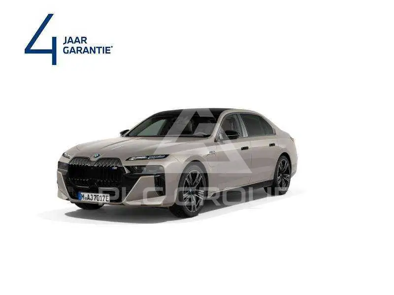 2023 BMW 760