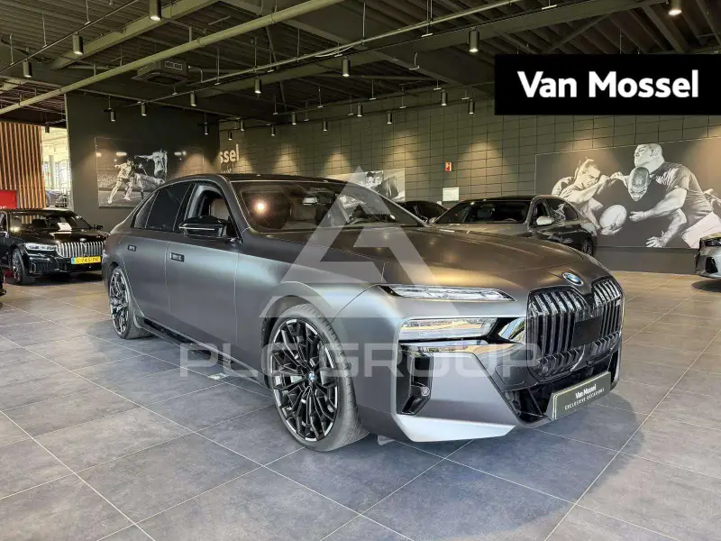 2023 BMW 760