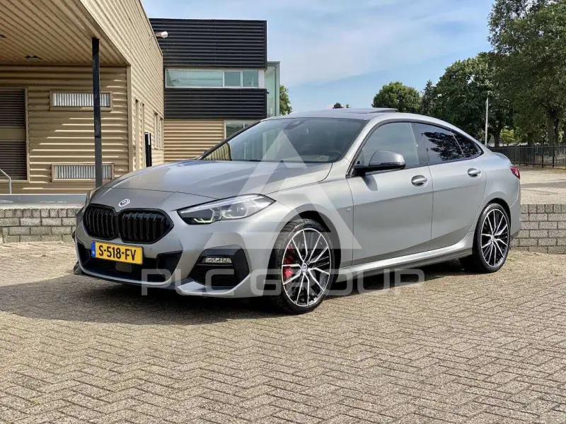 2023 BMW 220