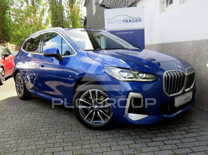 2023 BMW 220