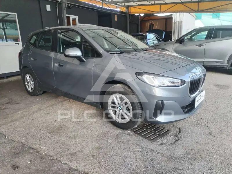 2023 BMW 220