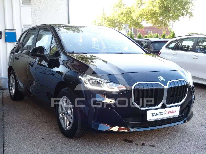 2023 BMW 220