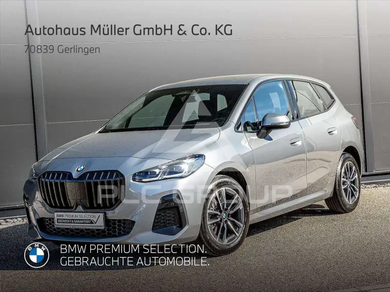 2023 BMW 220