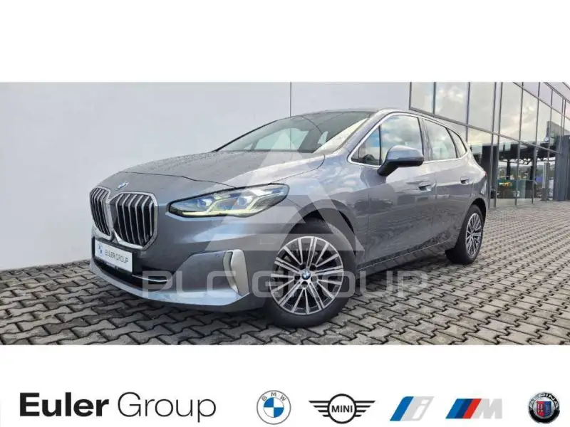 2023 BMW 220