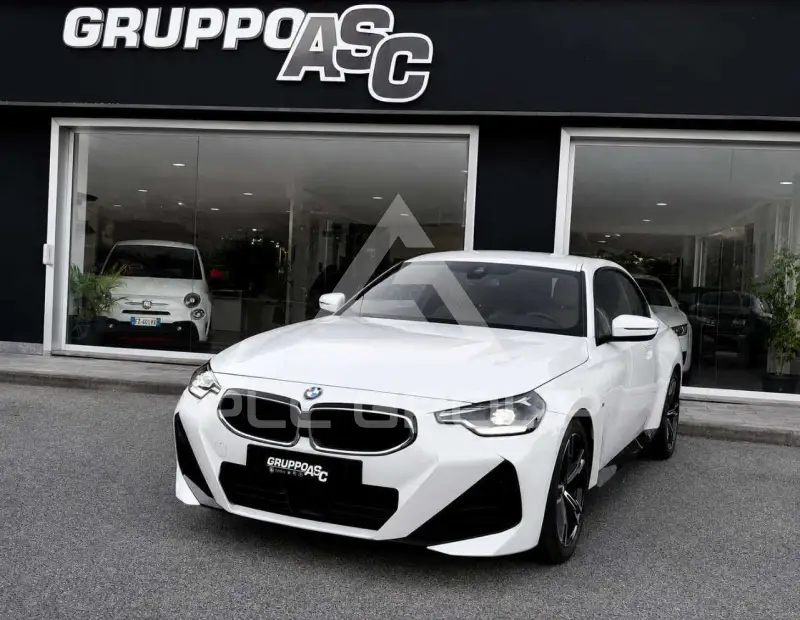 2023 BMW 220
