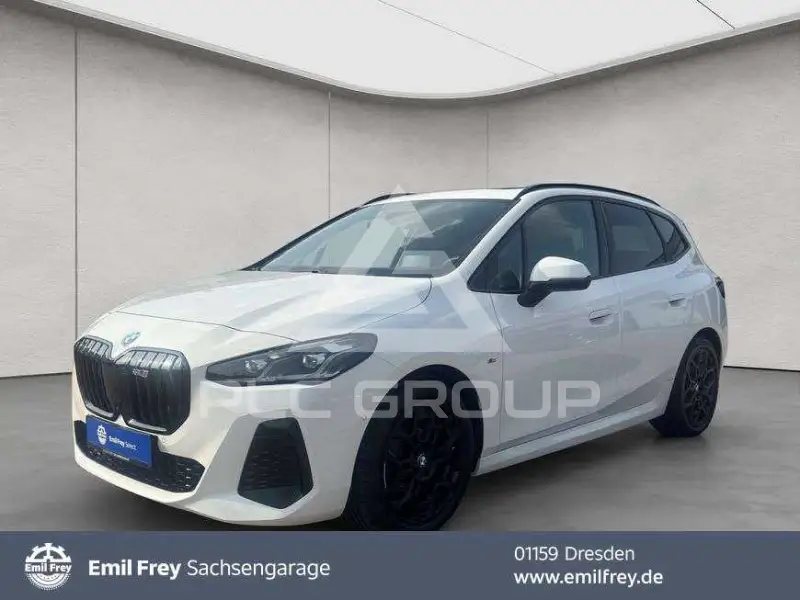 2023 BMW 220