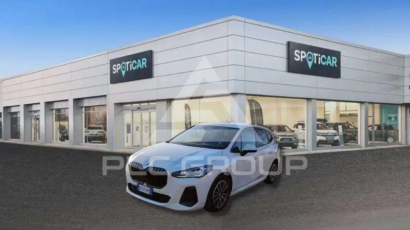 2023 BMW 220