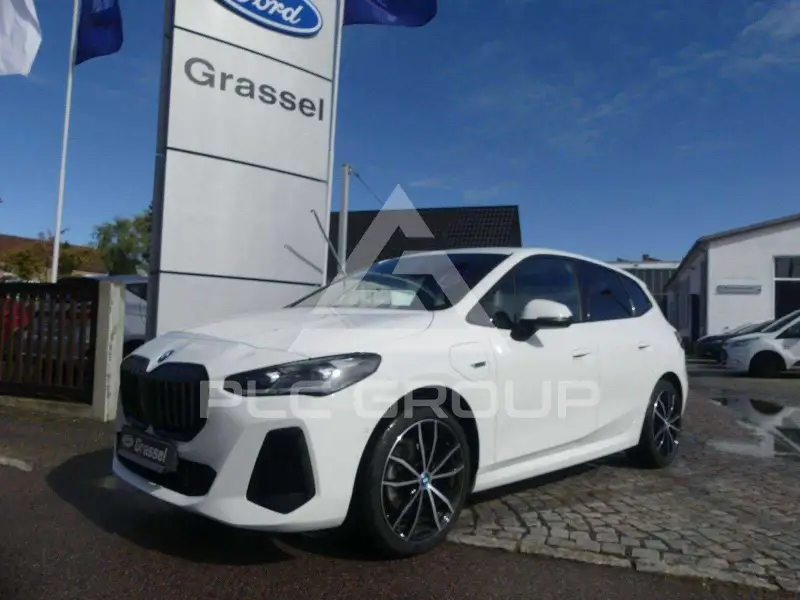 2023 BMW 225