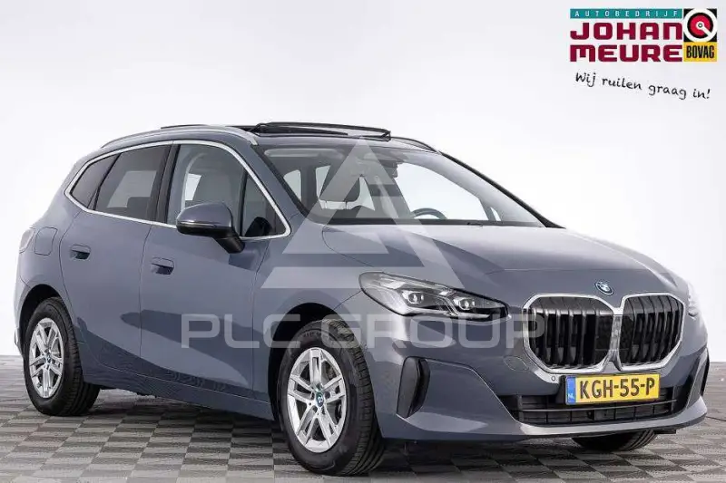2023 BMW 225