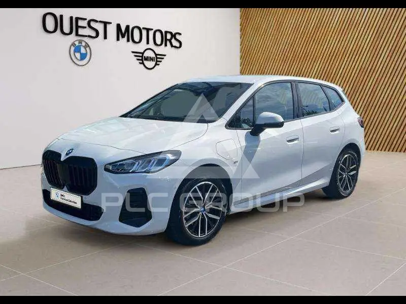 2023 BMW 225