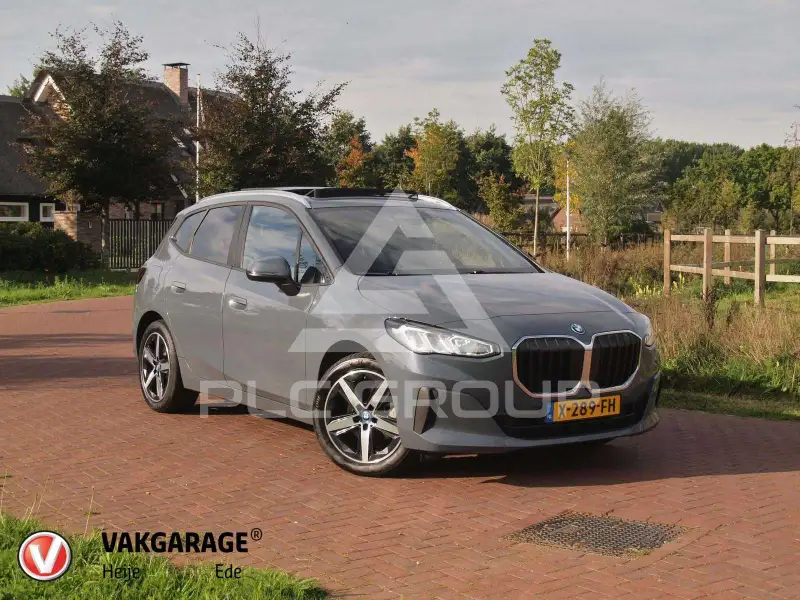 2023 BMW 225